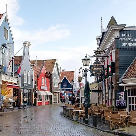 Family Fisherman's House Apartment Volendam